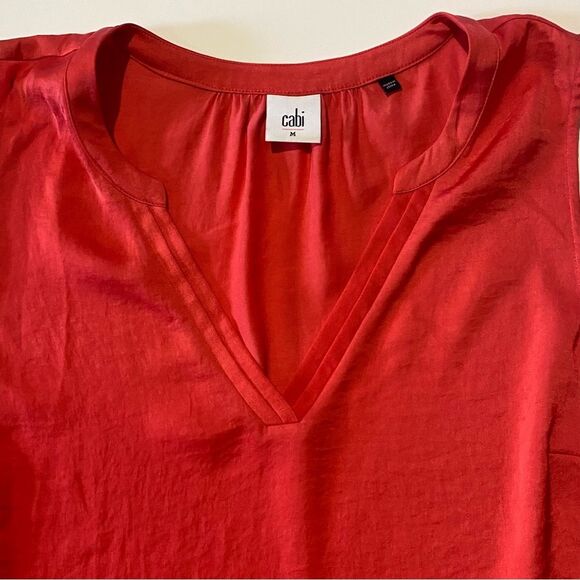 Cabi Hibiscus Rose Red Split V- Neck Flowy Silky Tank Blouse Women's Size Medium - Picture 5 of 13